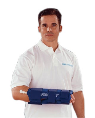 Cold Therapy Wrap AirCast® Cryo/Cuff® Hand / Wrist One Size Fits Most 12 Inch Circumference Aluminum / Nylon / Vinyl Reusable