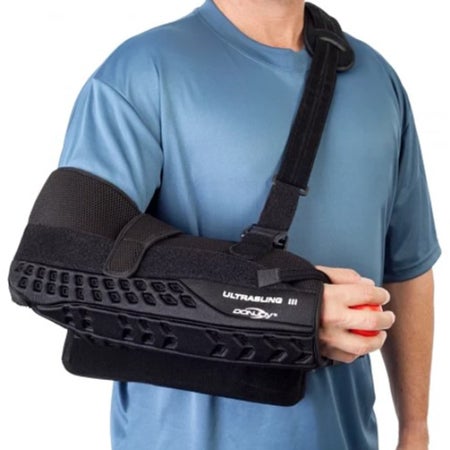 Sling with Abduction Pillow DonJoy® UltraSling® III Medium Nylon / Mesh Fabric / Polyester / Polyurethane Foam / Terry Cloth Buckle Closure / Hook and Loop Strap Closure Left or Right Arm