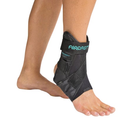 Ankle Support Aircast® AirSport™ Medium Hook and Loop Closure Right Foot